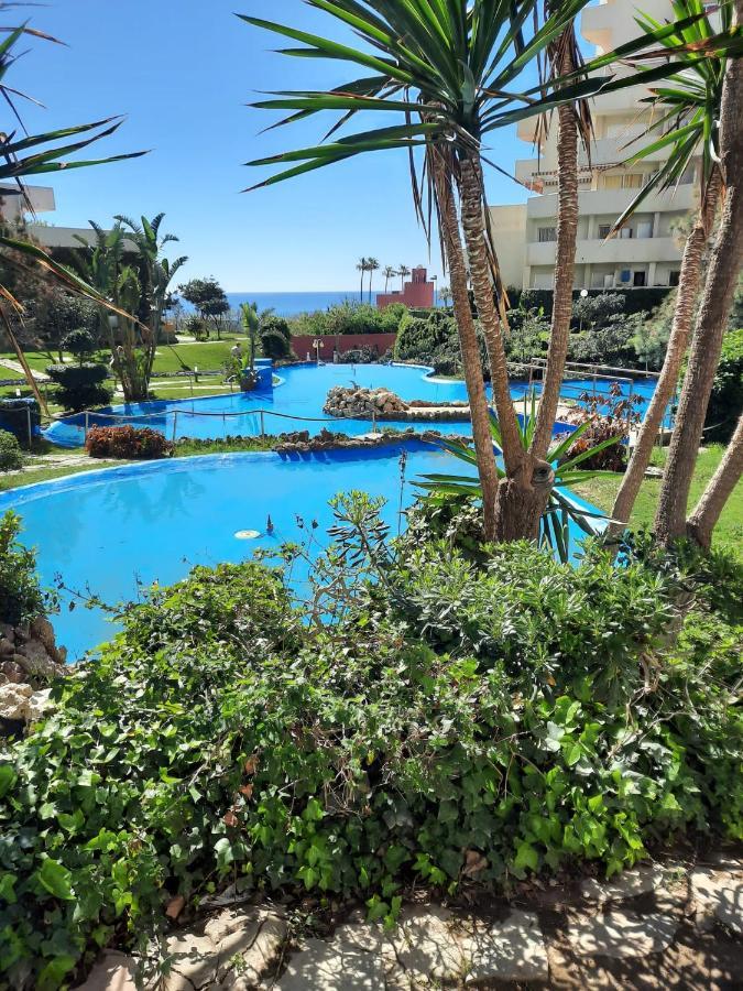 Apartamentos Benalbeach 贝纳尔马德纳 外观 照片