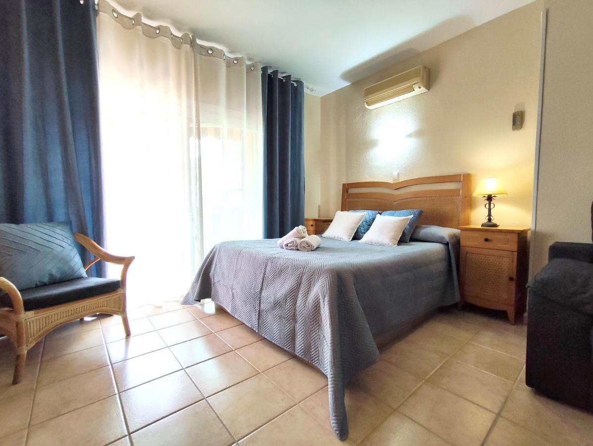 Apartamentos Benalbeach 贝纳尔马德纳 外观 照片