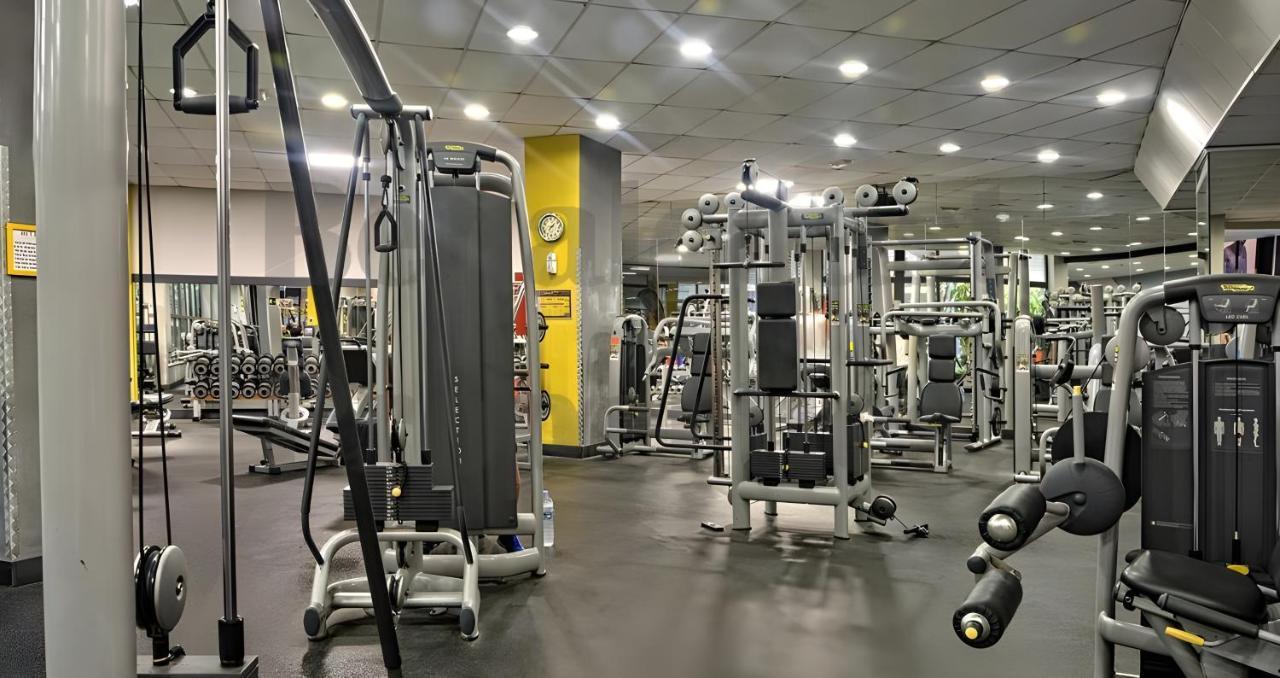 Apartamentos Benalbeach 贝纳尔马德纳 外观 照片